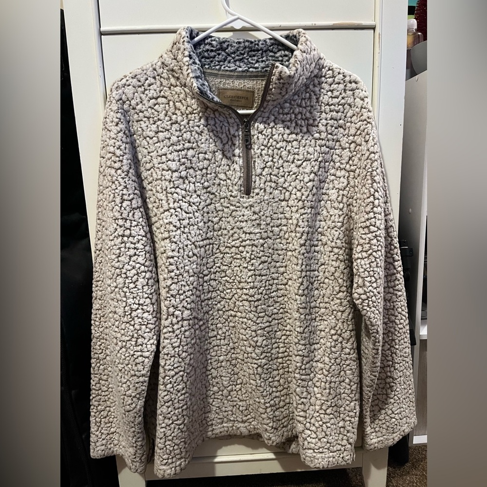 Cream/gray pullover